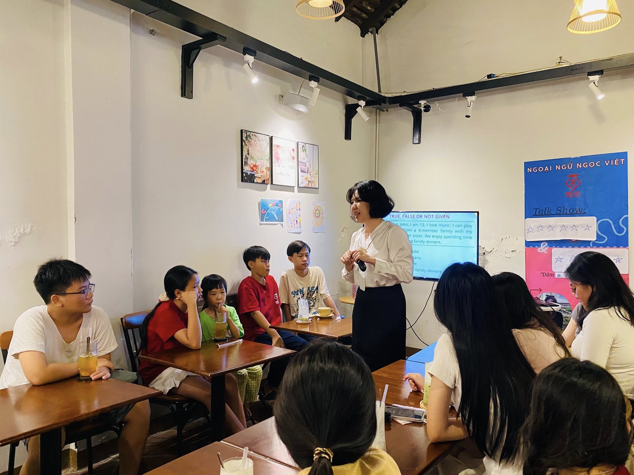 TALK SHOW “CHANGE & CHANCE” – DÁM THAY ĐỔI, DÁM CƠ HỘI